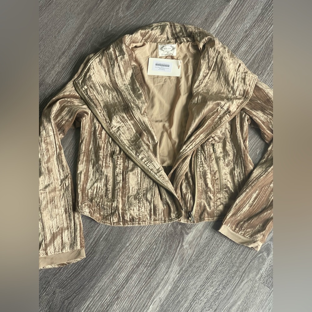 Joyfolie Metallic Gold Velvet bomber Jacket size medium